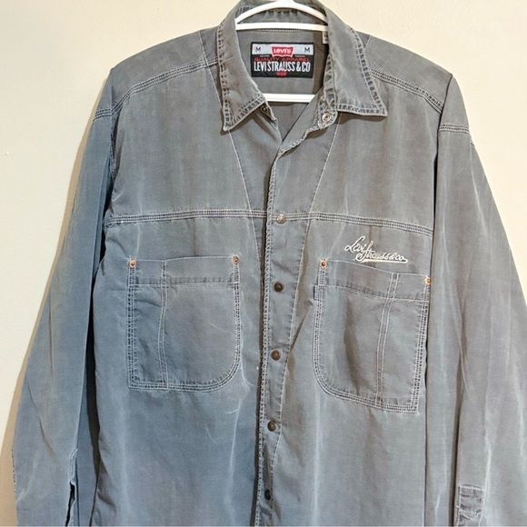 Vintage Levi's Gray Oversized Cotton Button Up Shirt Embroidered Logo - Picture 3 of 16